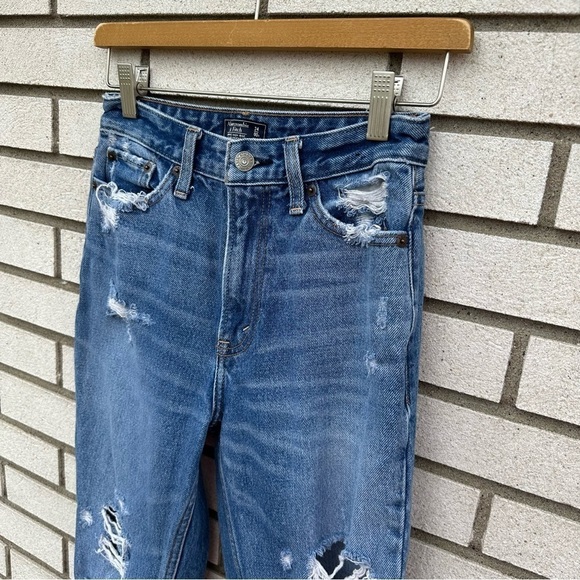 Abercrombie & Fitch A&F Annie High Rise Girlfriend Jeans Distressed - Picture 6 of 12